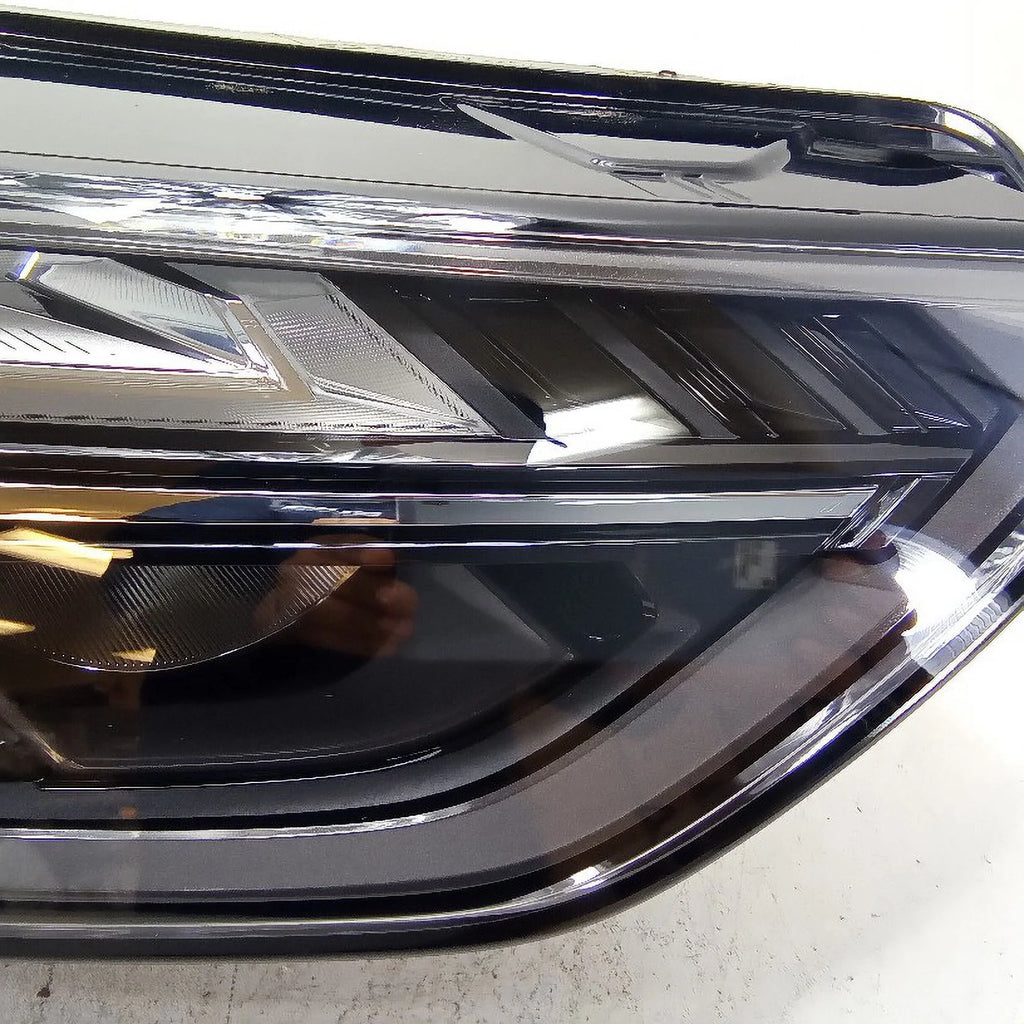 Pre-Owned Audi Q5 SQ5 Passenger RH Head Light Lamp K6825