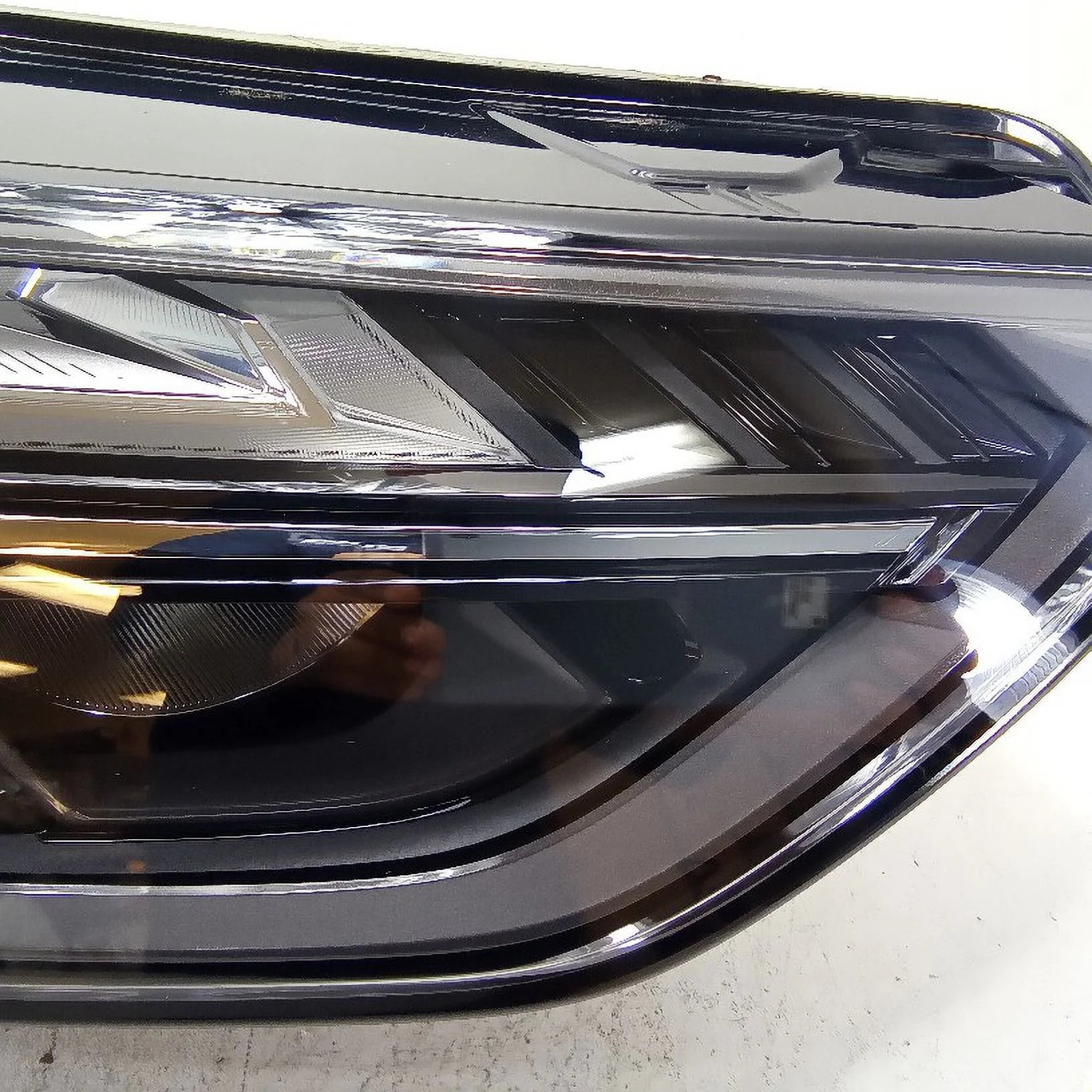 Pre-Owned Audi Q5 SQ5 Passenger RH Head Light Lamp K6825