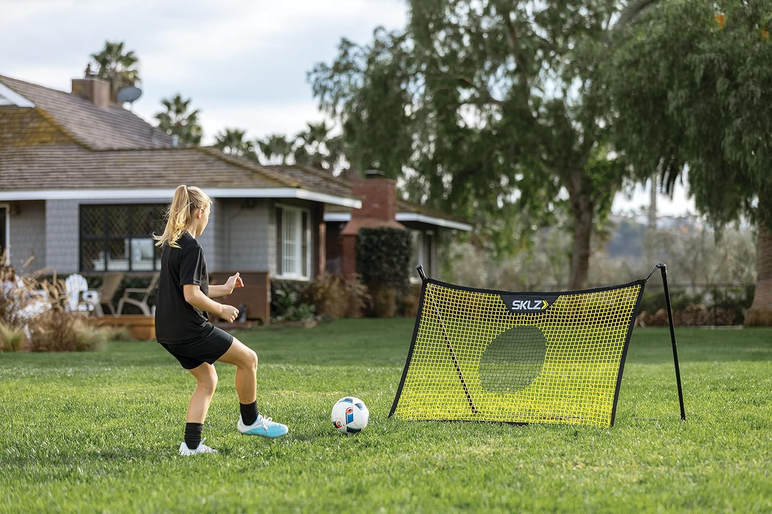 Solo Soccer Net Trainer and Rebounder with Carry Bag Z442613
