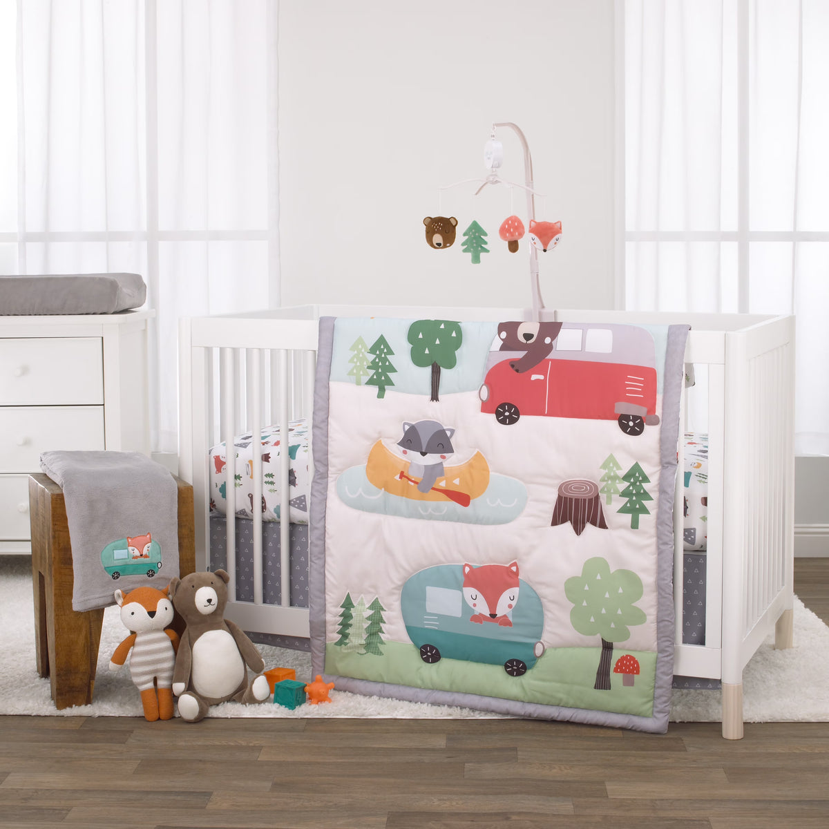 3-Piece Nursery Crib Bedding Set with Comforter, Fitted Crib Sheet and Dust Ruffle G449