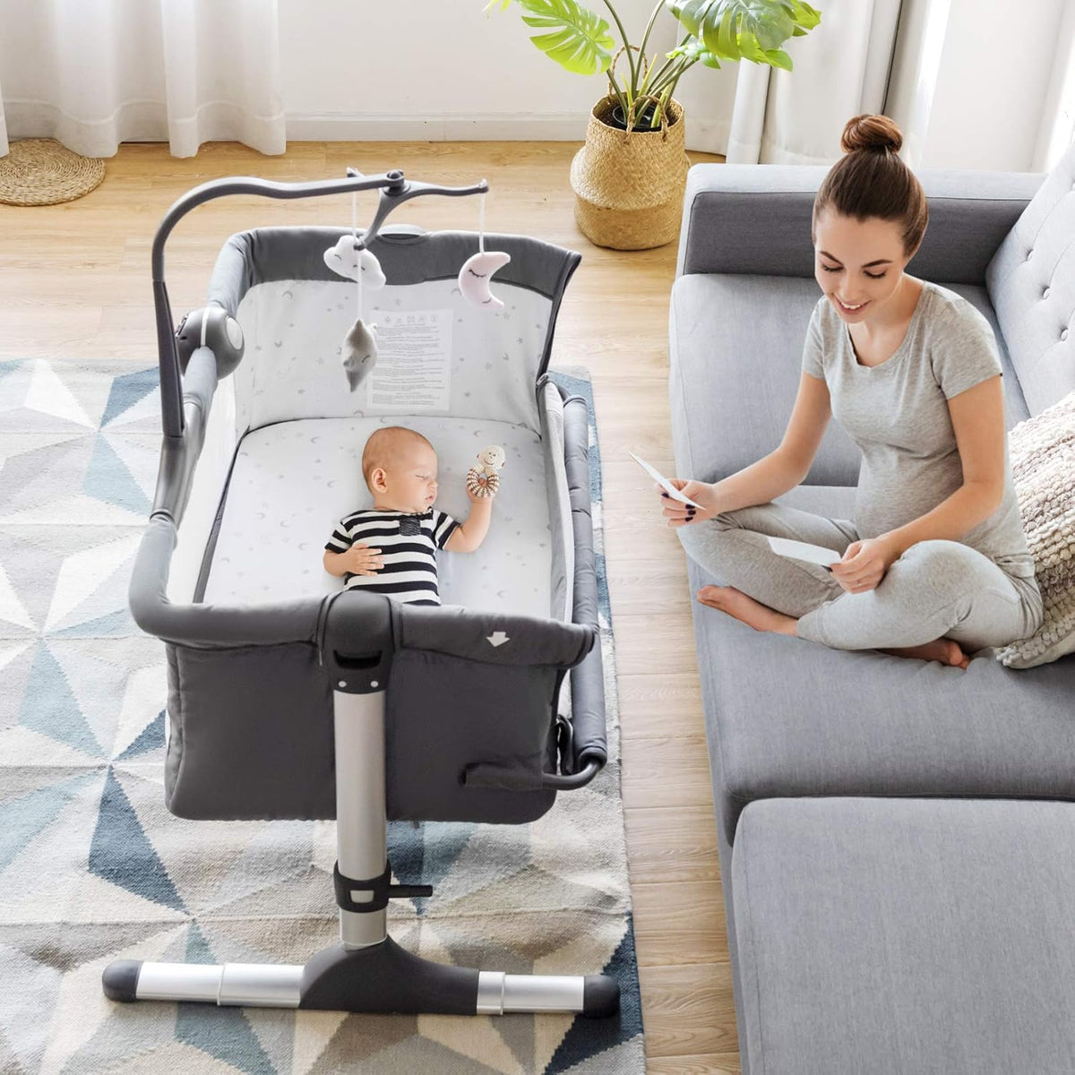 Dark Grey Height Adjustable Portable Baby Bassinet with Breathable Mesh M694928