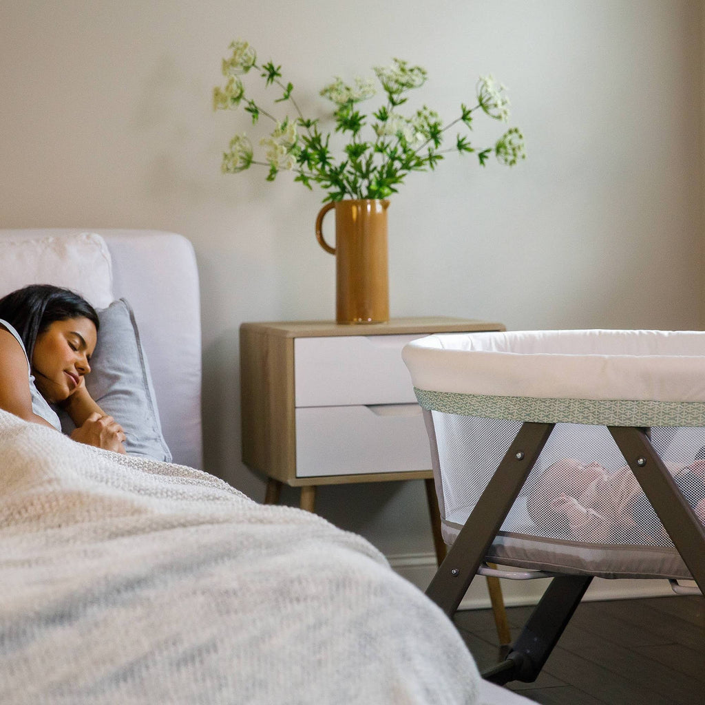 Foldaway Rocking Wood Bassinet J3373