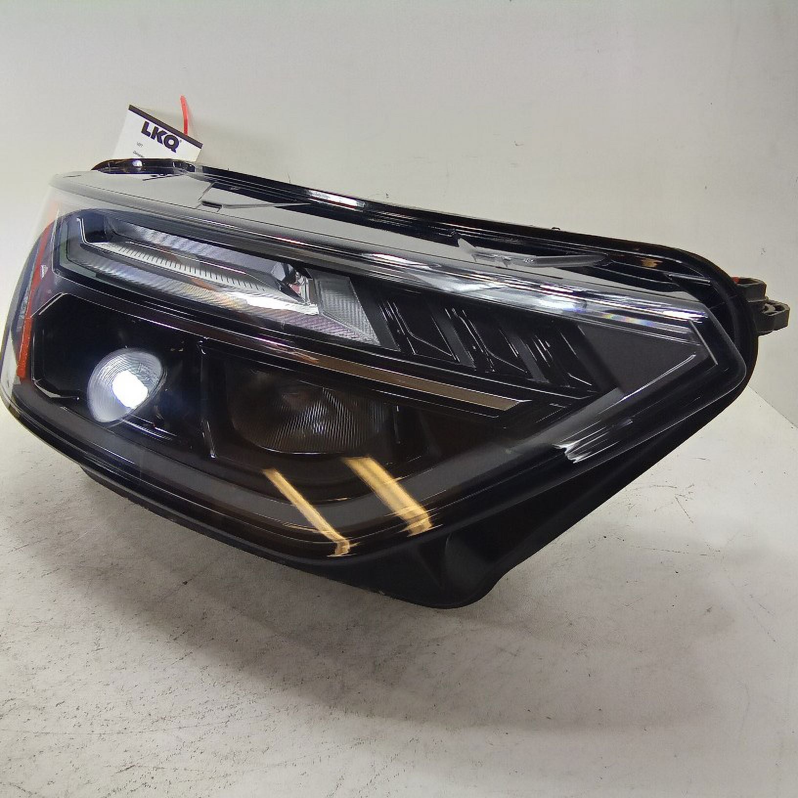 Pre-Owned Audi Q5 SQ5 Passenger RH Head Light Lamp K6825