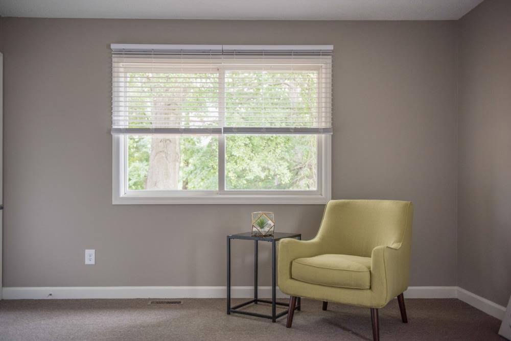 Cordless Faux Wood Room Darkening Blinds S741