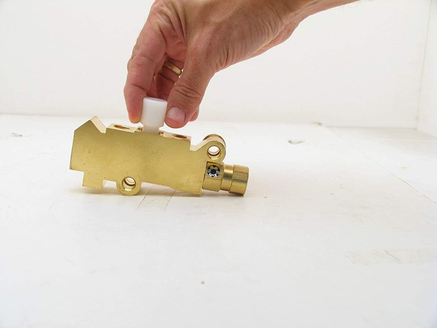 Universal Master Cylinder 1-1/8" Bore and Disc/Disc Proportioning Valve Kit I2702