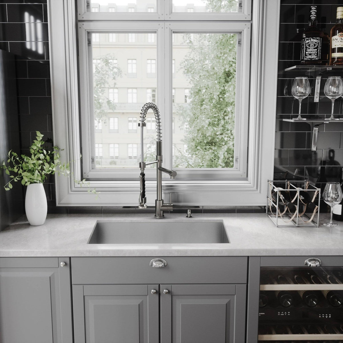 Matte Black Pull-Down Kitchen Faucet with Soap Dispenser C830