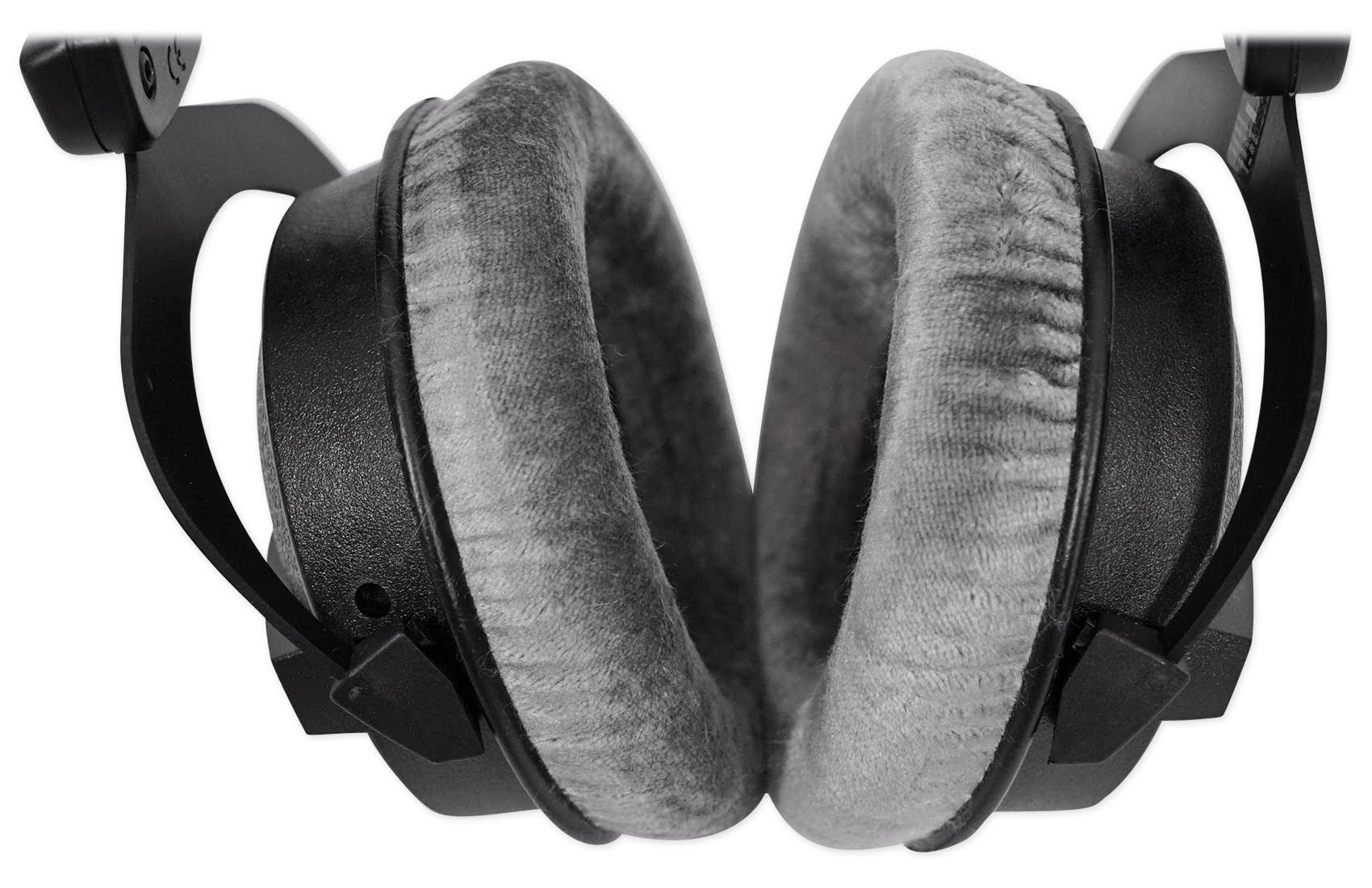 Closed Back Reference Studio Headphones P19702