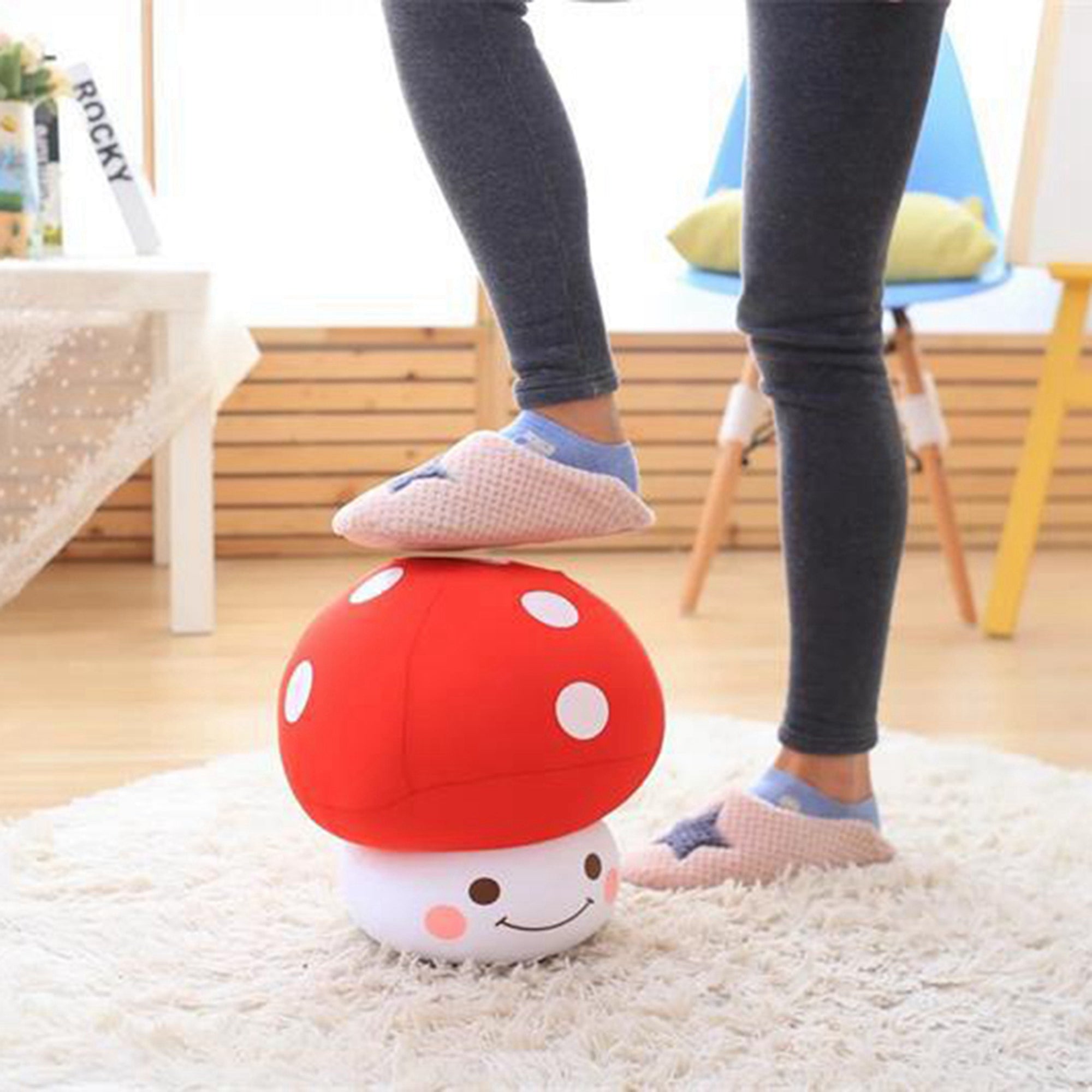 Soft Mushroom Shaped Throw Pillow X5534