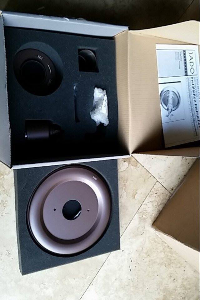 Single-Handle Thermostatic Valve and Trim F5238
